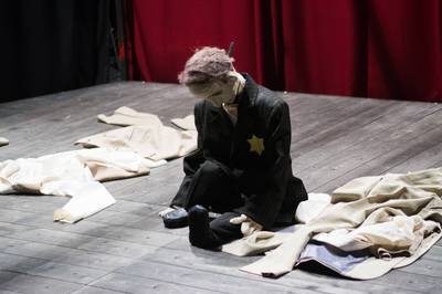 Jelenet az előadásból - © theater.hu - Ilovszky  Béla