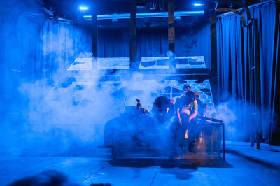 Jelenet az előadásból - © theater.hu - Ilovszky  Béla